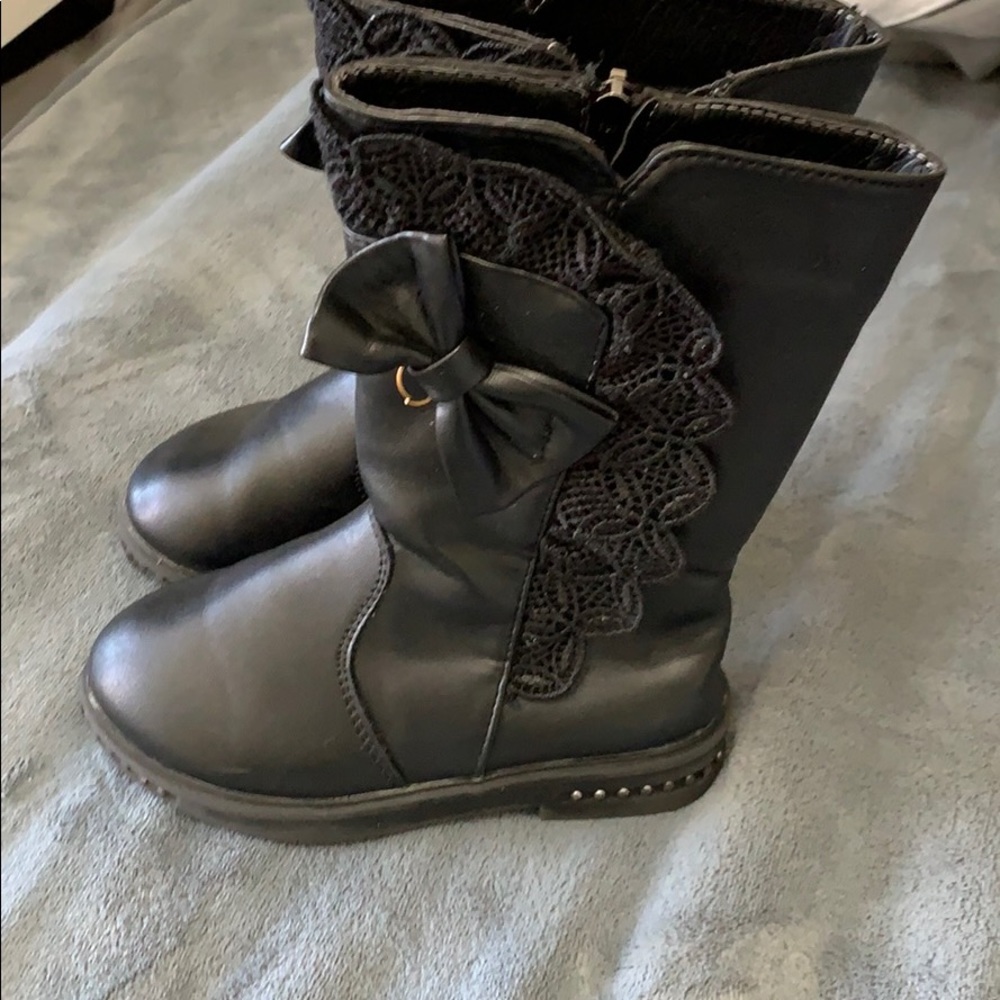 Girls boots